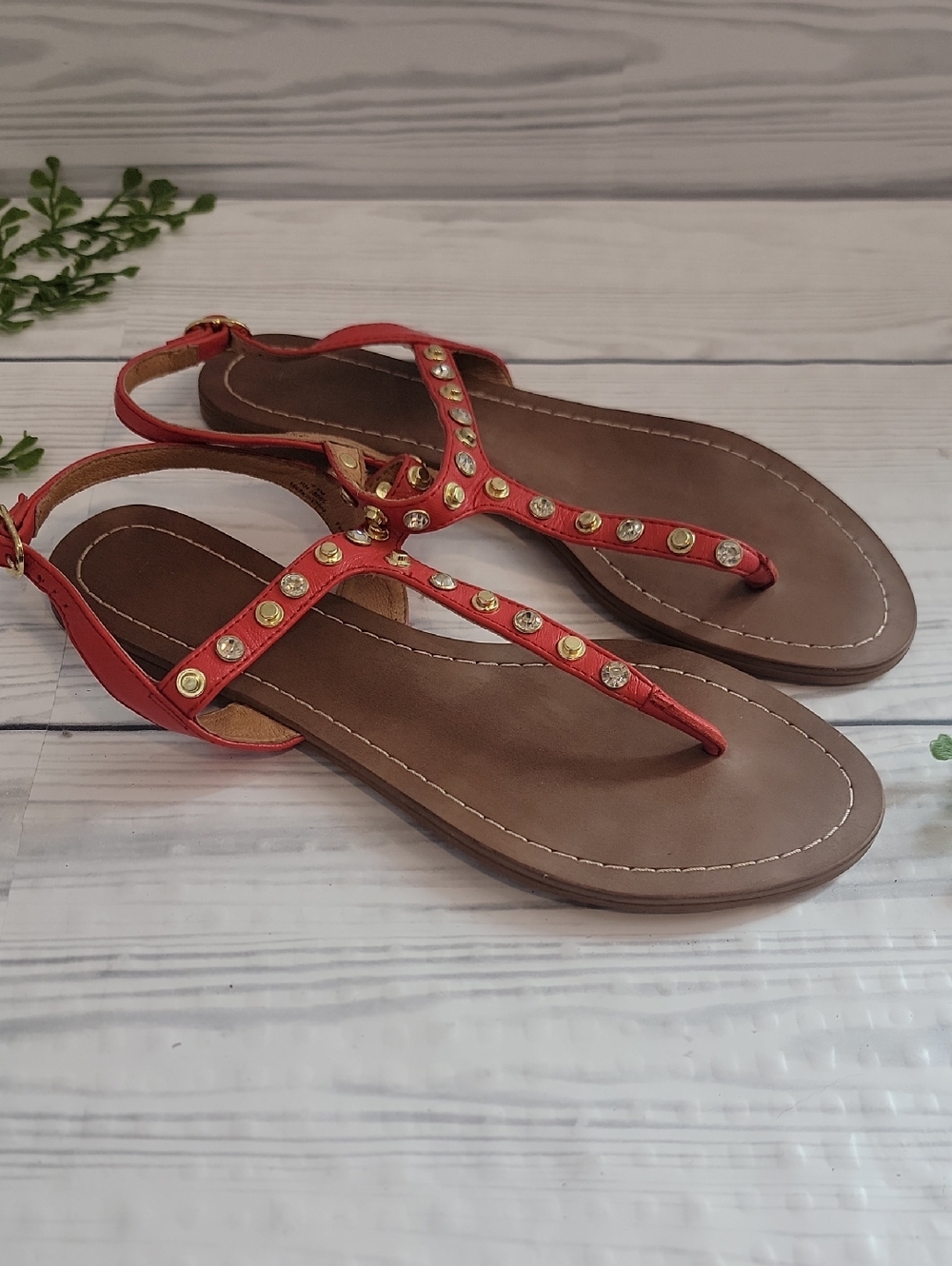 Halogen Red Studded T-Strap Sandals Womens Size 7.5